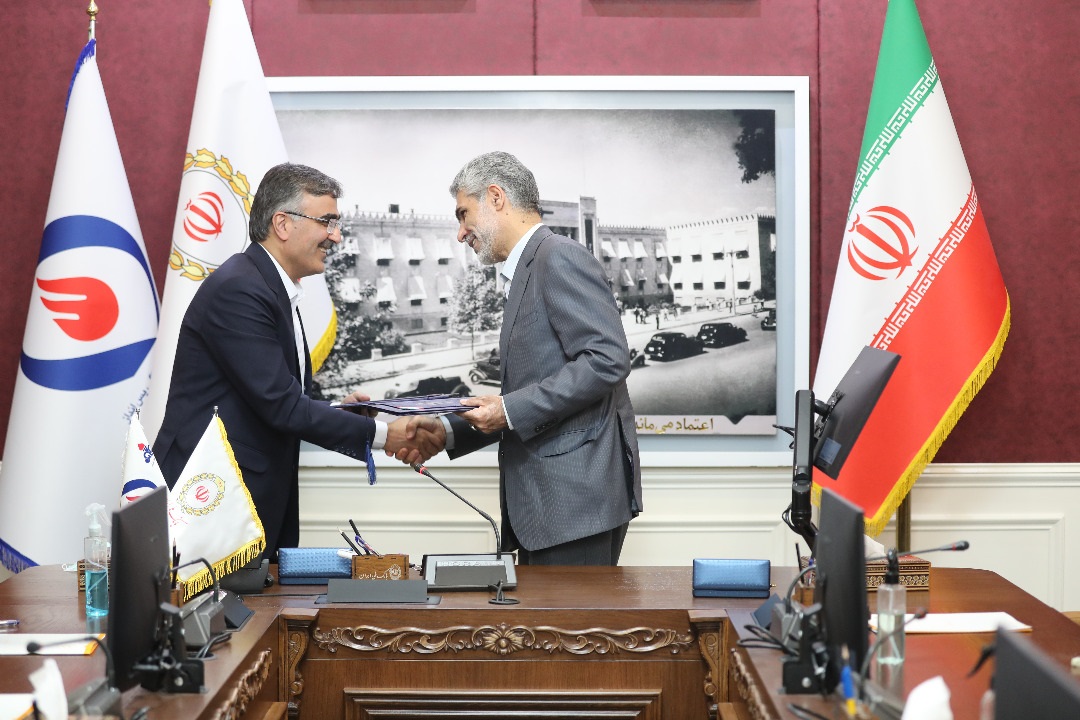 افزایش تعاملات بانک ملی ایران و صندوق های بازنشستگی صنعت نفت با امضای تفاهم نامه مشترک 