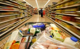 پیشنهاد تقویت فروشگاه‌های بزرگ برای کاهش قیمت کالا